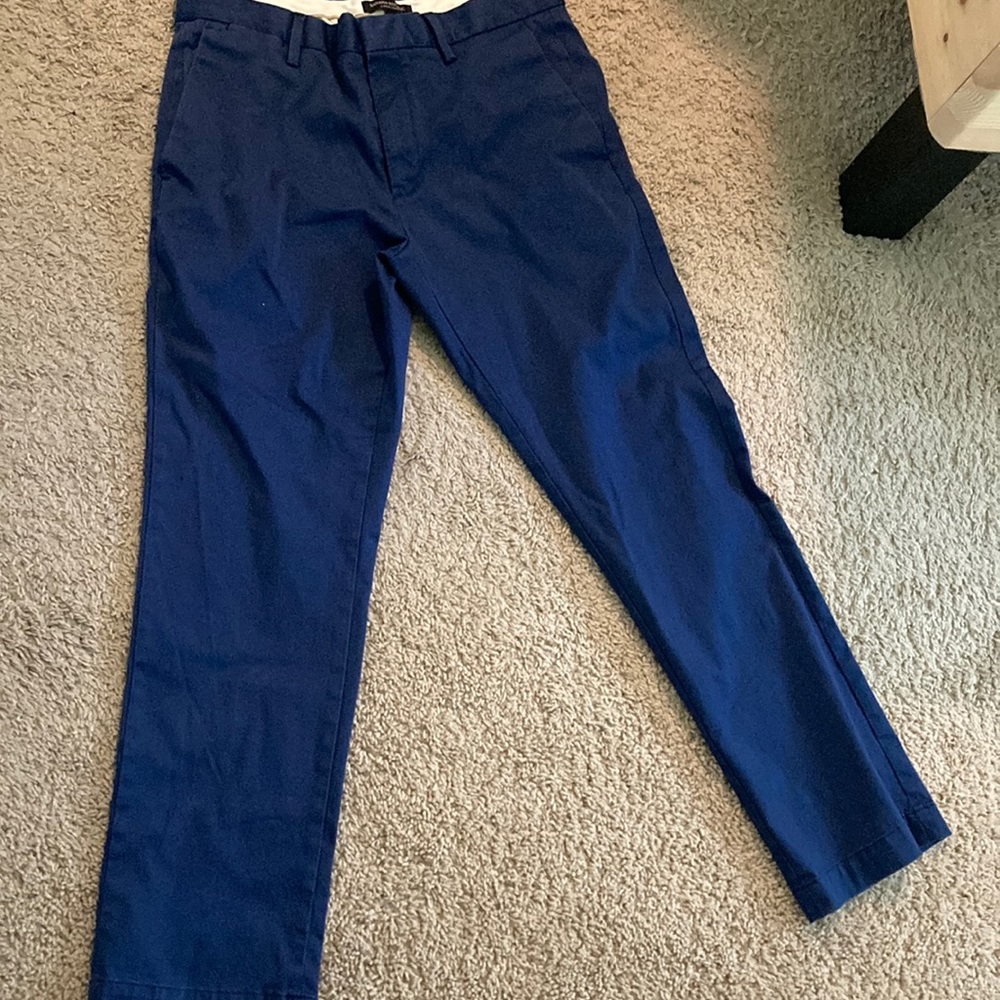Banana republic, Aiden chino